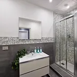 Homeholidaysanremo - Luxe & Glamour דירה