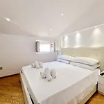 Homeholidaysanremo - Luxe & Glamour דירה