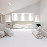 Homeholidaysanremo - Luxe & Glamour דירה *