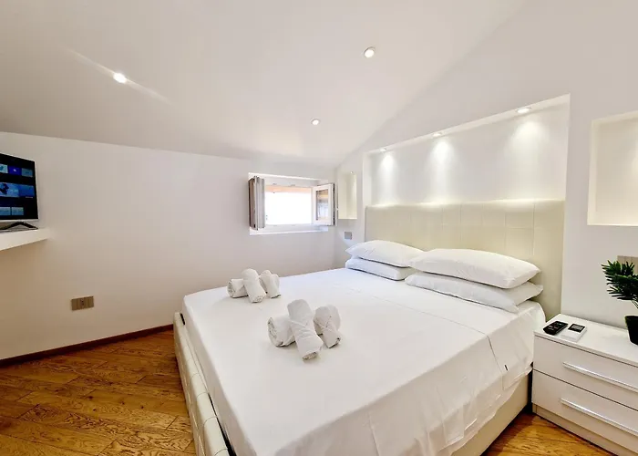 Homeholidaysanremo - Luxe & Glamour Apartmán