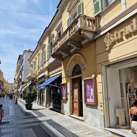 Homeholidaysanremo - Luxe & Glamour * Σαν Ρέμο