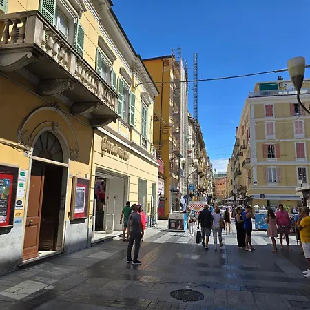 Διαμέρισμα Homeholidaysanremo - Luxe & Glamour