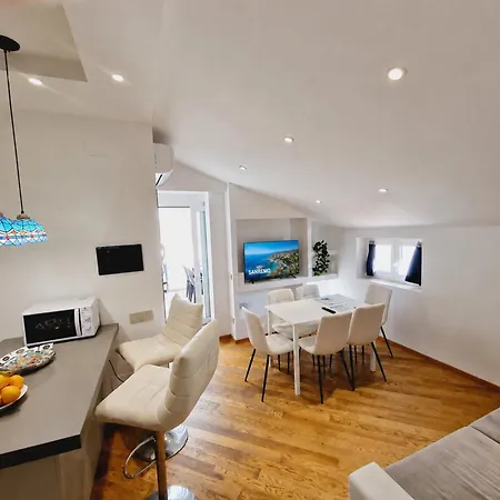 Homeholidaysanremo - Luxe & Glamour Διαμέρισμα *